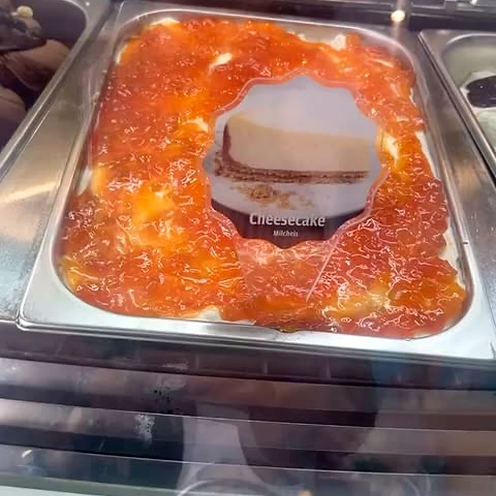 Cheesecake-Gelato in der Theke